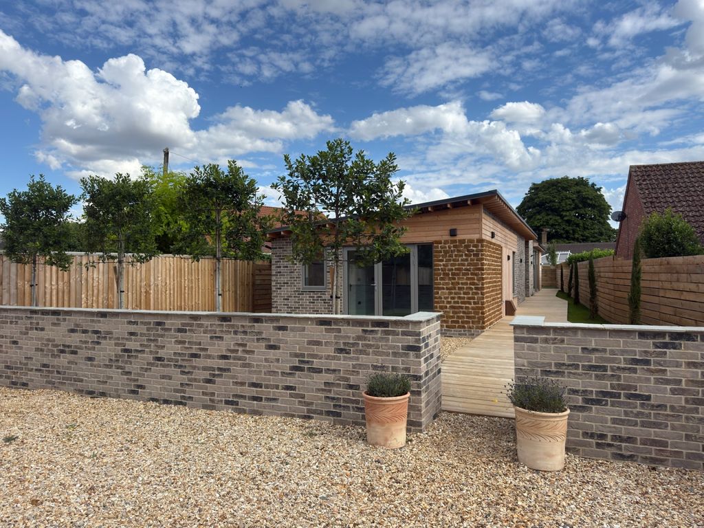 Property photo 2 of 13 7