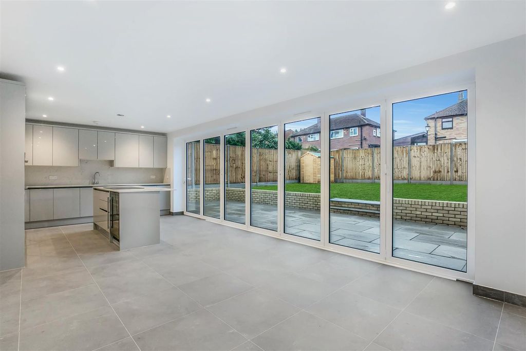 Property photo 2 of 18 S25C3838.Jpg