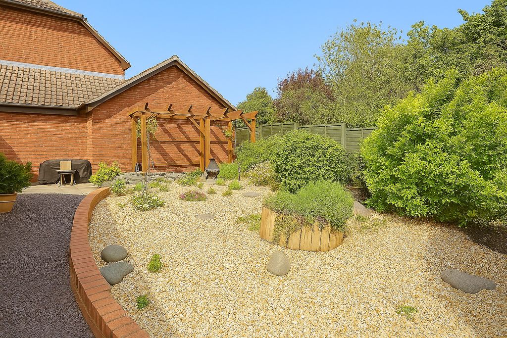 Property photo 2 of 19