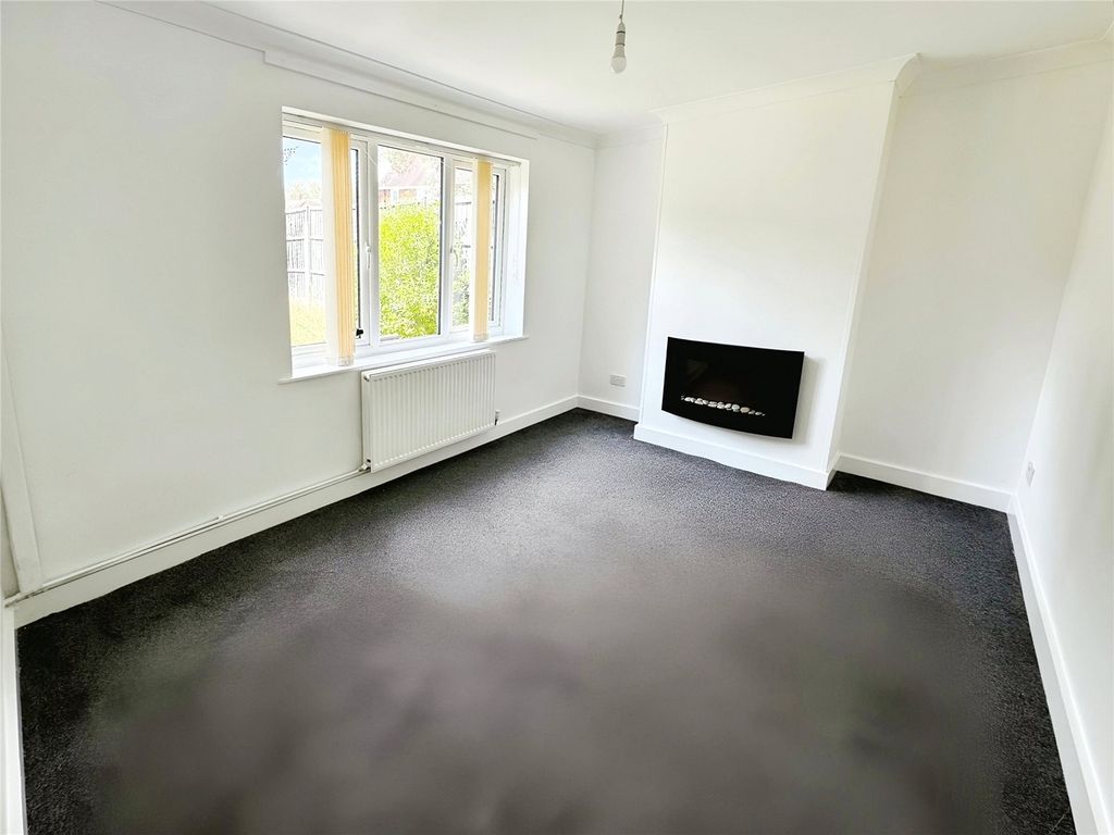 Property photo 2 of 9 Living Room