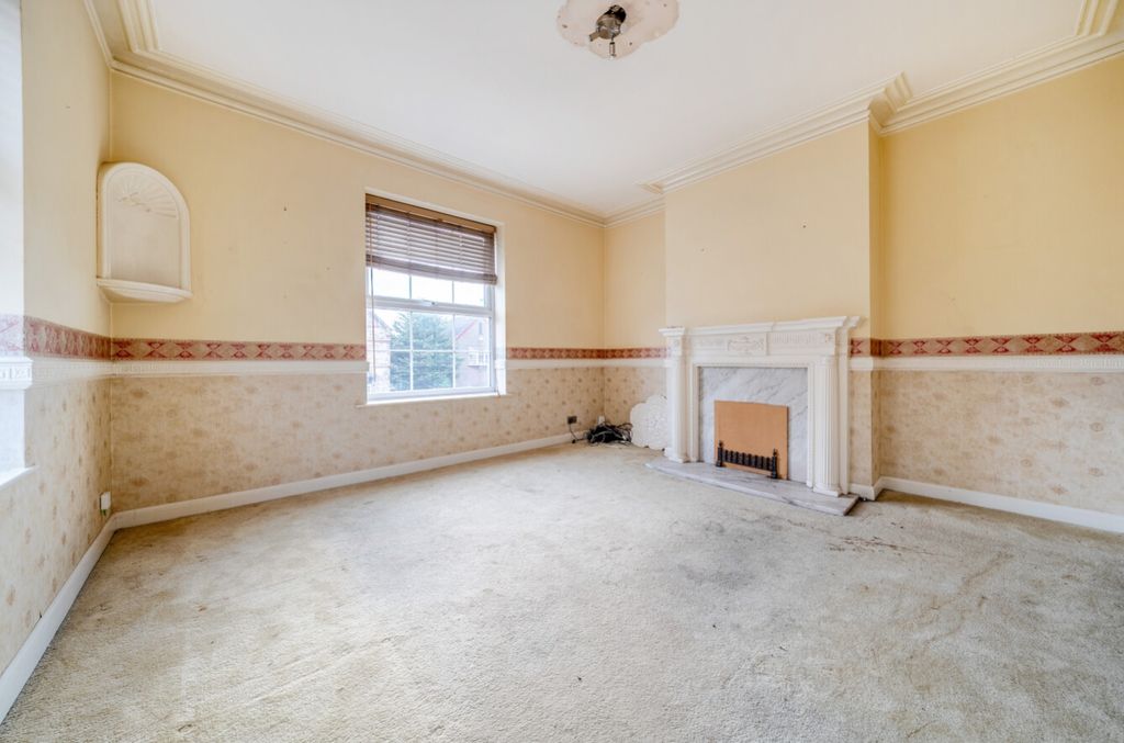 Property photo 3 of 10 1376708-7-690B4Dfadd7E4