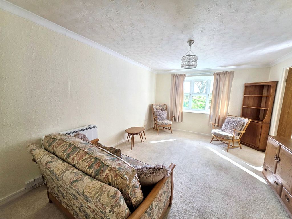 Property photo 2 of 13