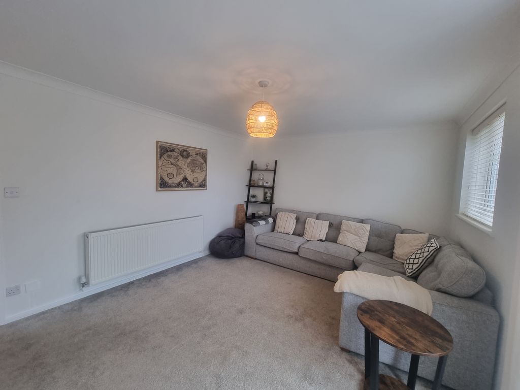 3 bed detached house to rentSpringfields, Llanelli SA15 photo 5