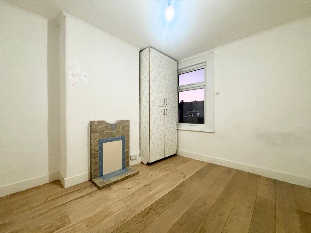 Property photo 3 of 5