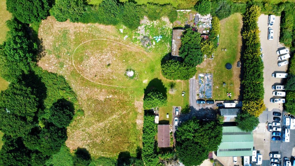 Property photo 2 of 21