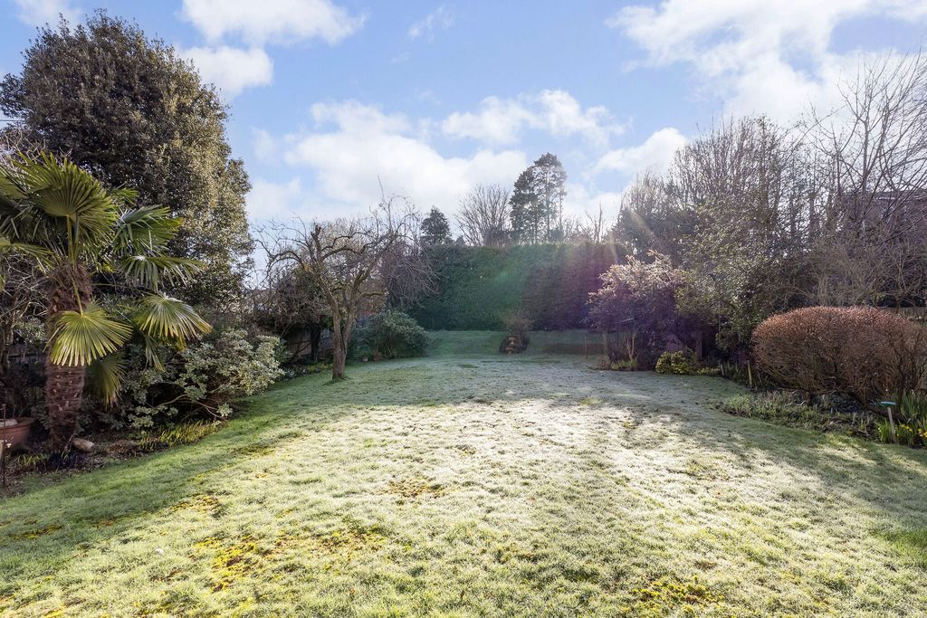 Property photo 3 of 33