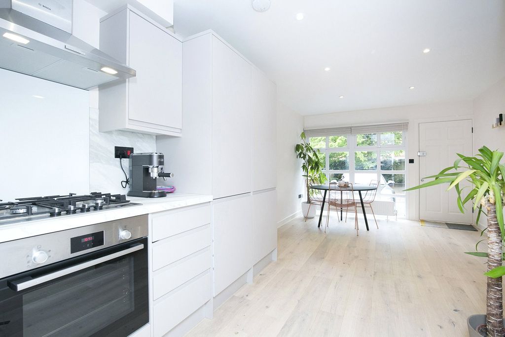 Property photo 2 of 11 Openplan Kitchen