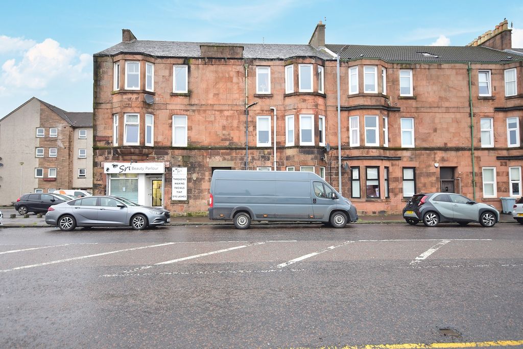Property photo 1 of 10 1 Bedroom Top Floor Flat - Burnbank Road, Hamilton
