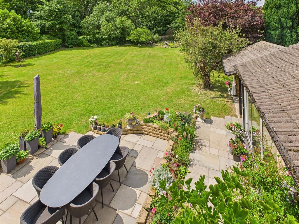 Property photo 3 of 31 Balcony