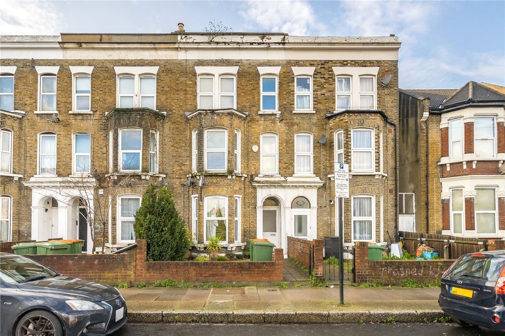 Property photo 1 of 7 External