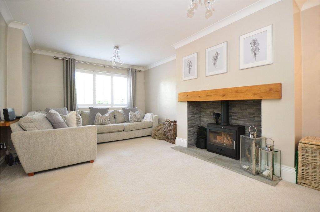 Property photo 2 of 23 Sitting Room