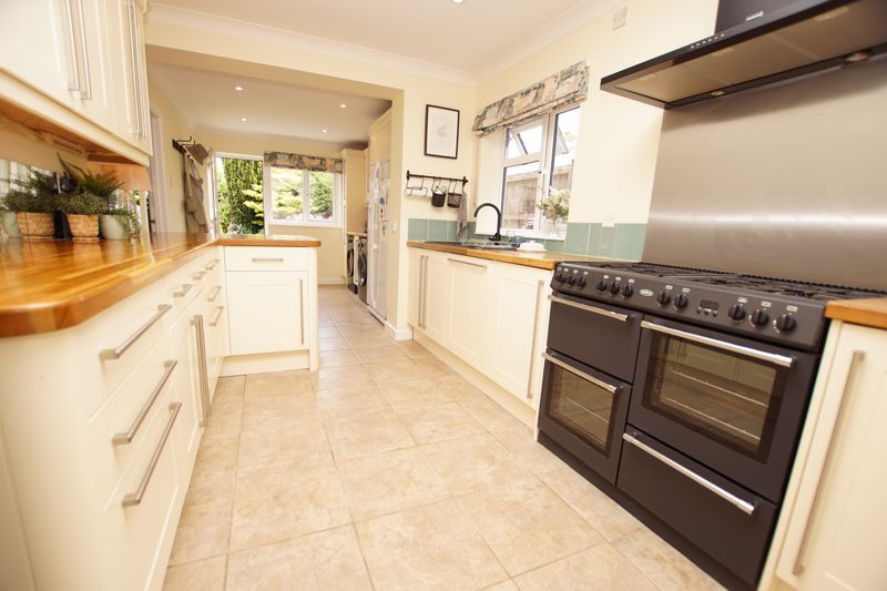 Property photo 3 of 22 Kitchen