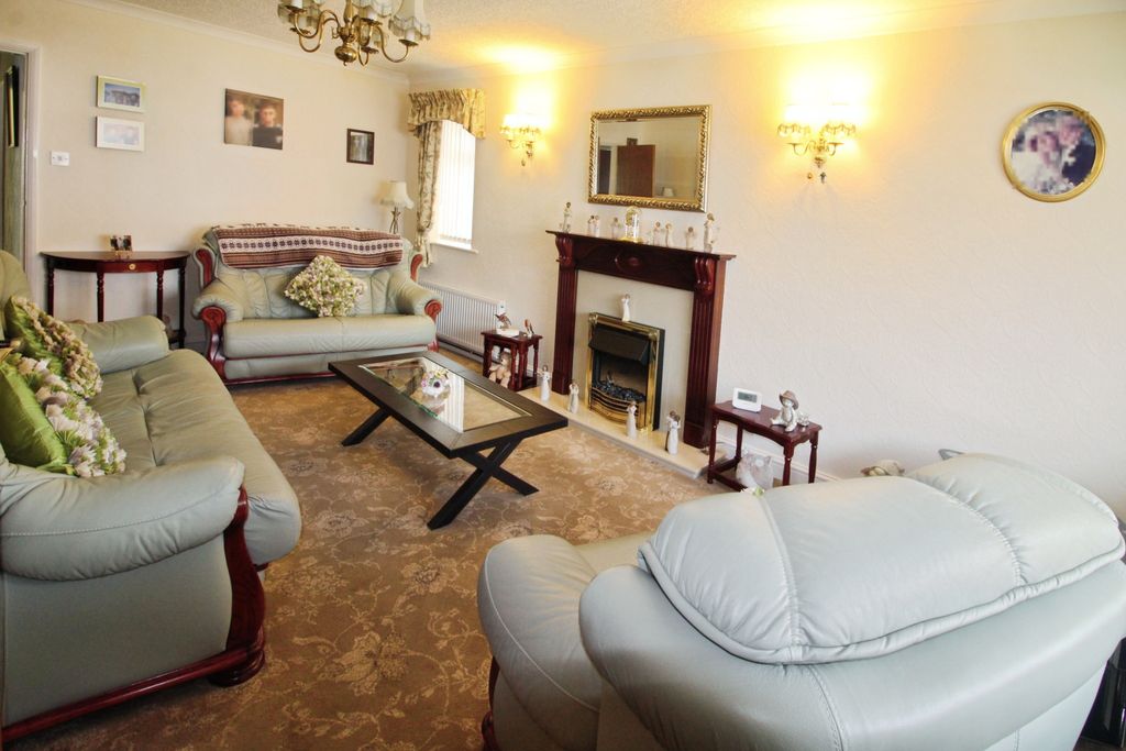 Property photo 2 of 21 Lounge..Jpg