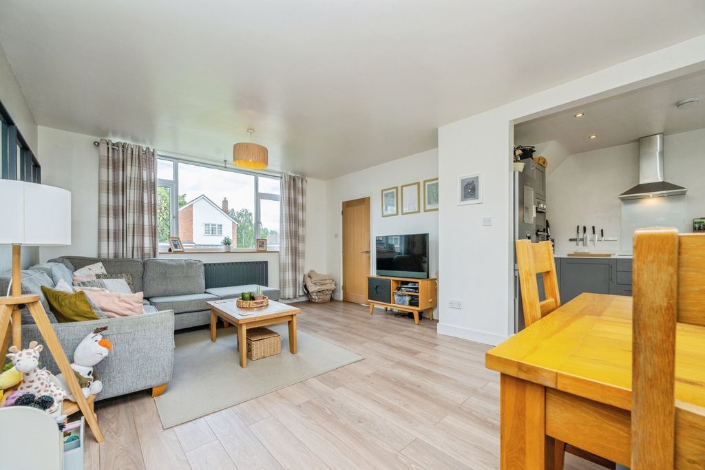 Property photo 2 of 20 Pbox-Img.Jpg