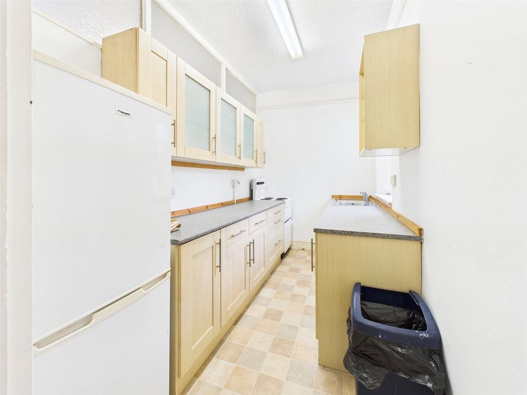 Property photo 2 of 7 Picture No. 13