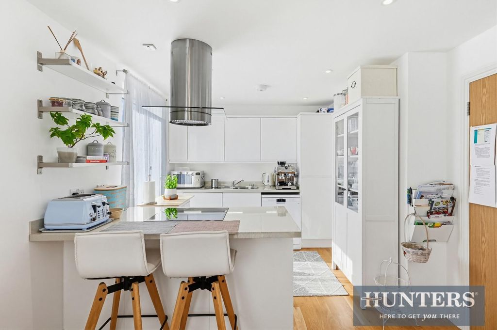 Property photo 3 of 15 London Road,154A,-26-2.Jpg