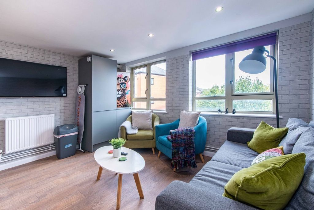 Property photo 3 of 12 Picture No. 16