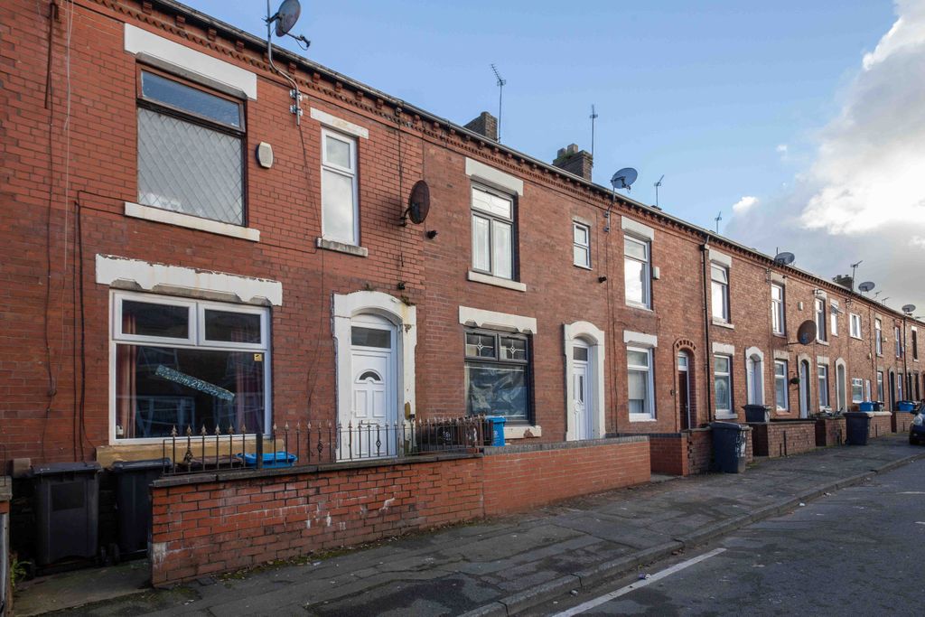 Property photo 1 of 17