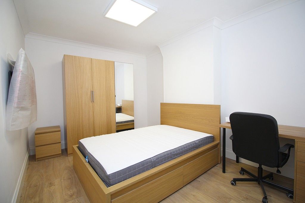 Property photo 1 of 19 The Room (Main)