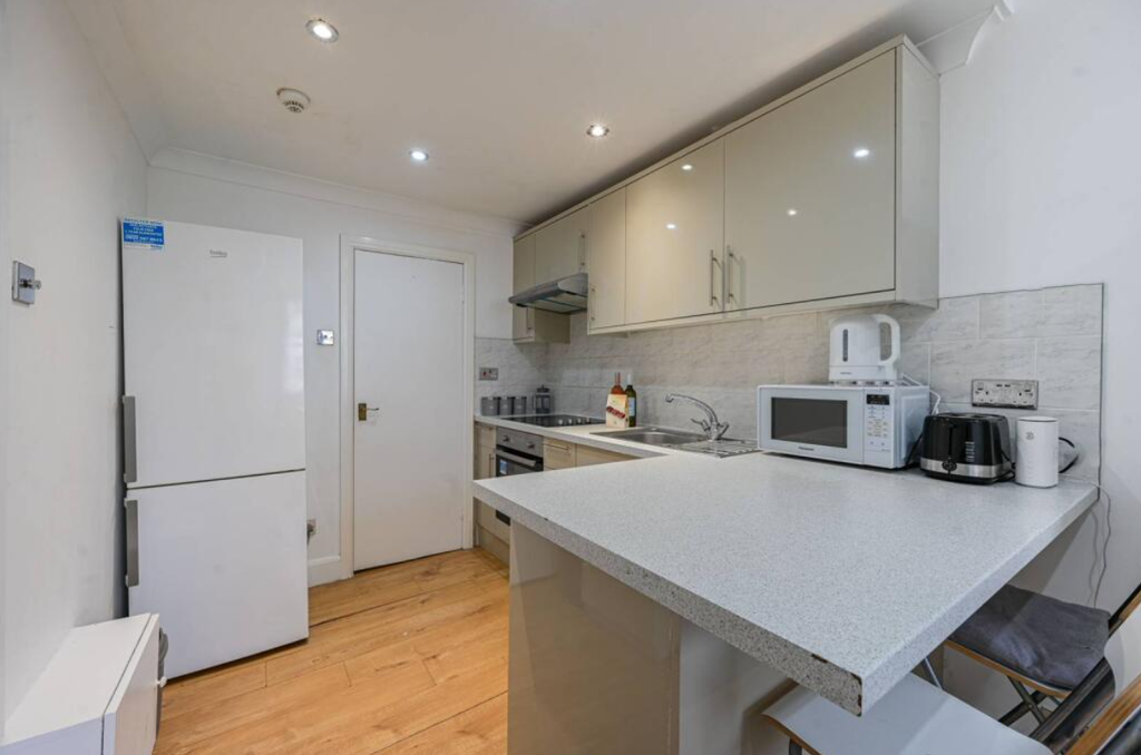 Property photo 2 of 4