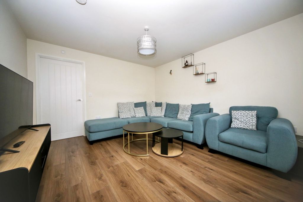 Property photo 2 of 22