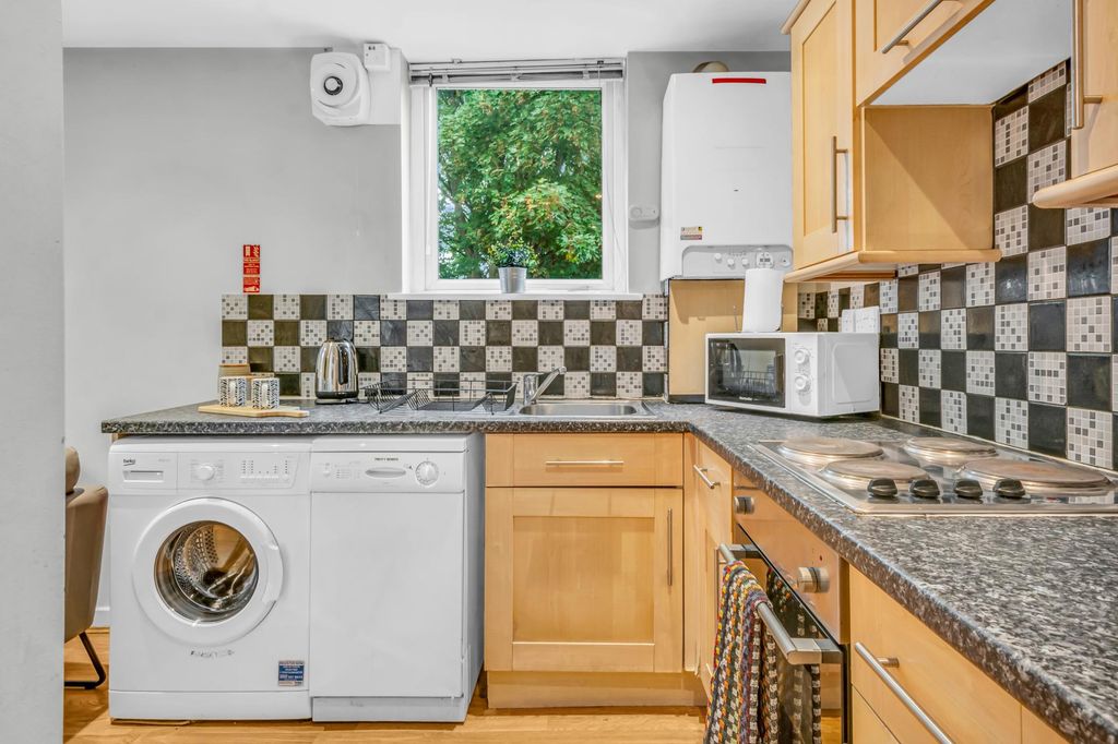 Property photo 3 of 11 Property Photo