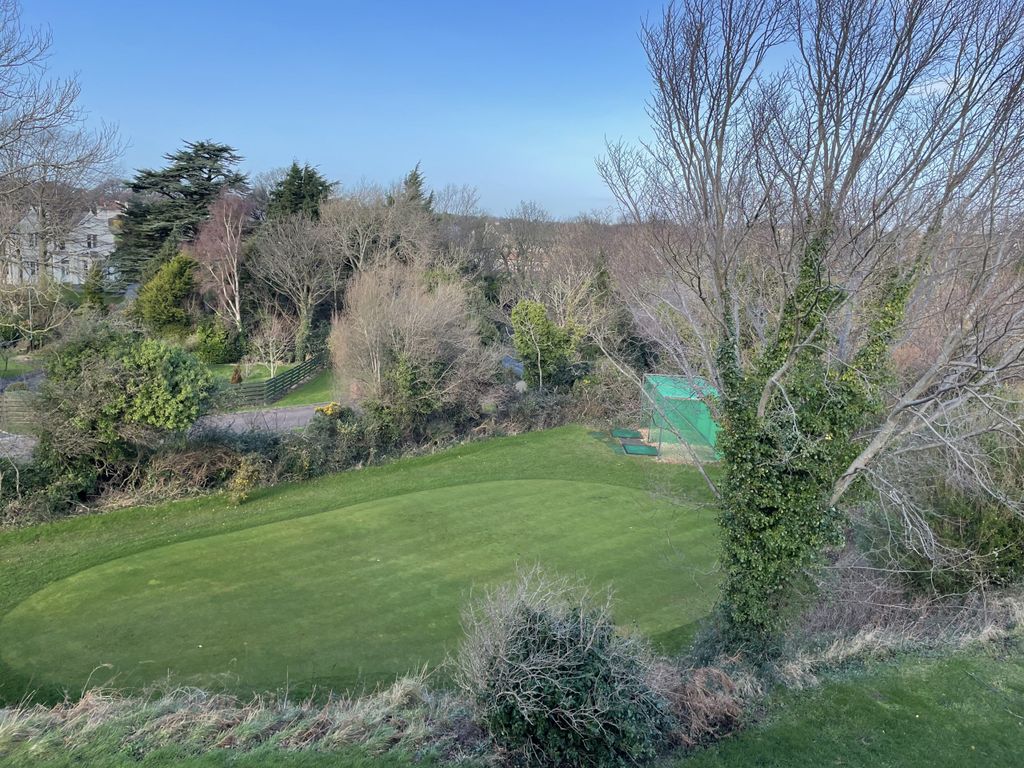 Property photo 3 of 12