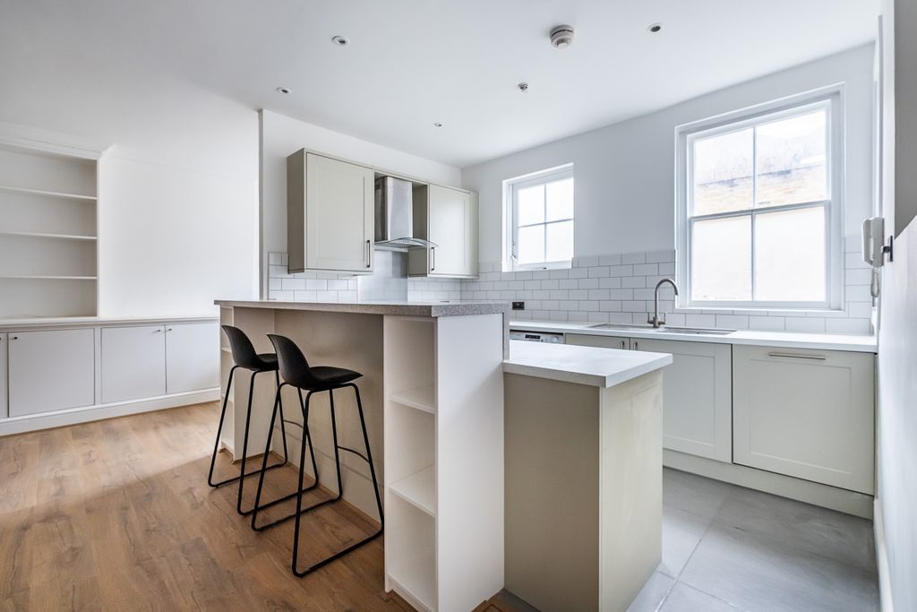 Property photo 2 of 14 Kitchen