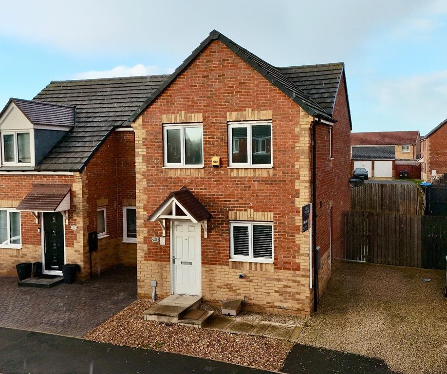 Property photo 1 of 10 Front