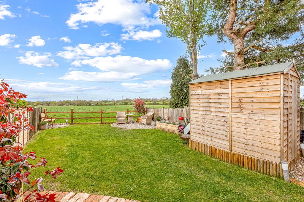 Property photo 3 of 28