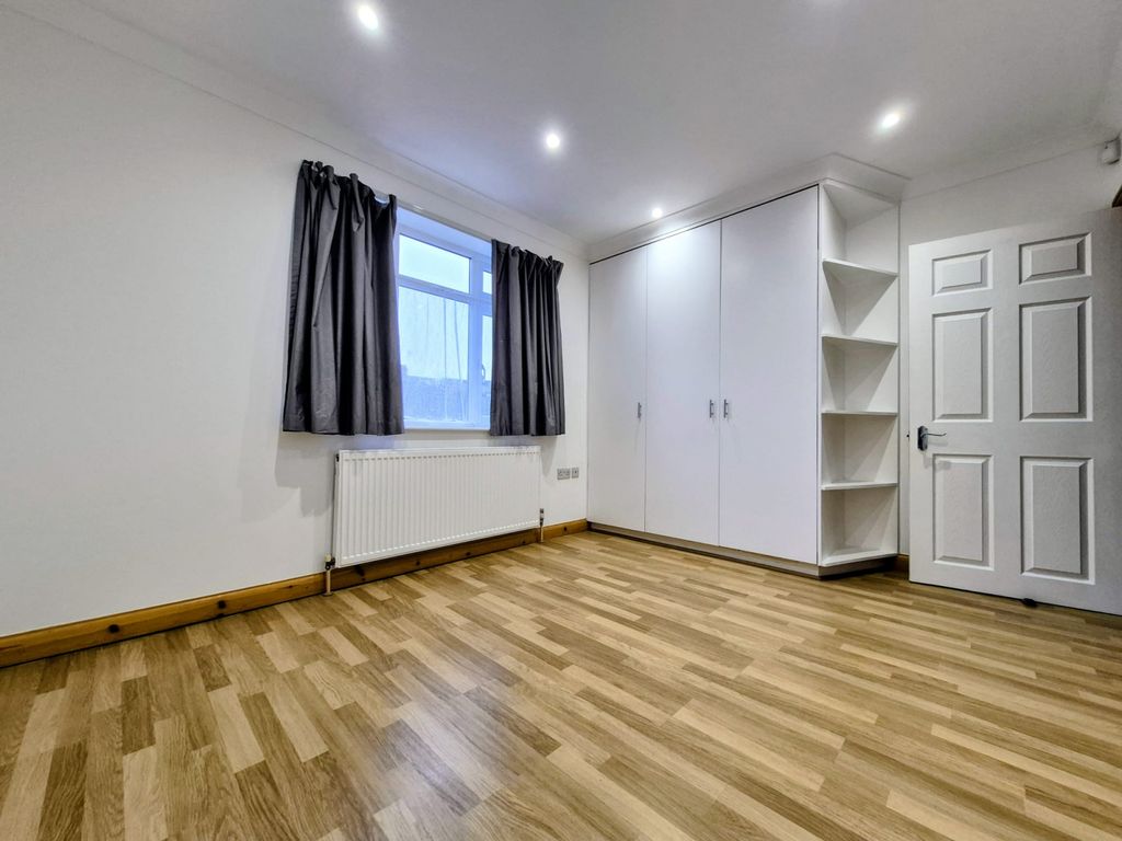 Property photo 3 of 12 Gallery