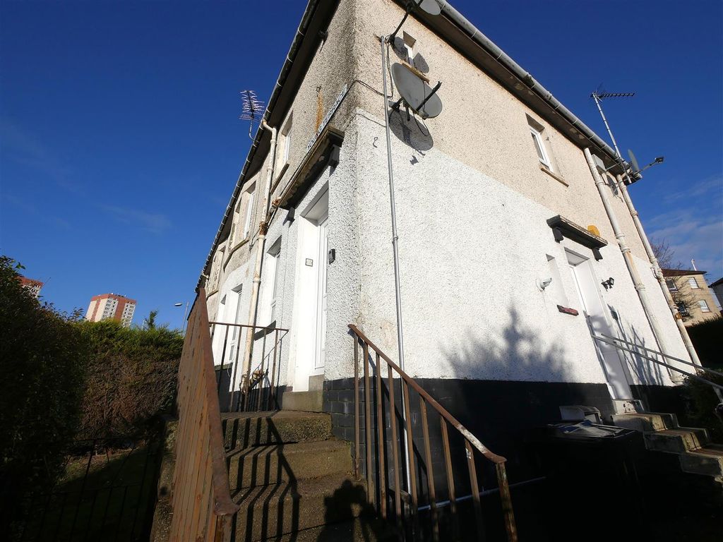 Property photo 1 of 8 P2110632.Jpg