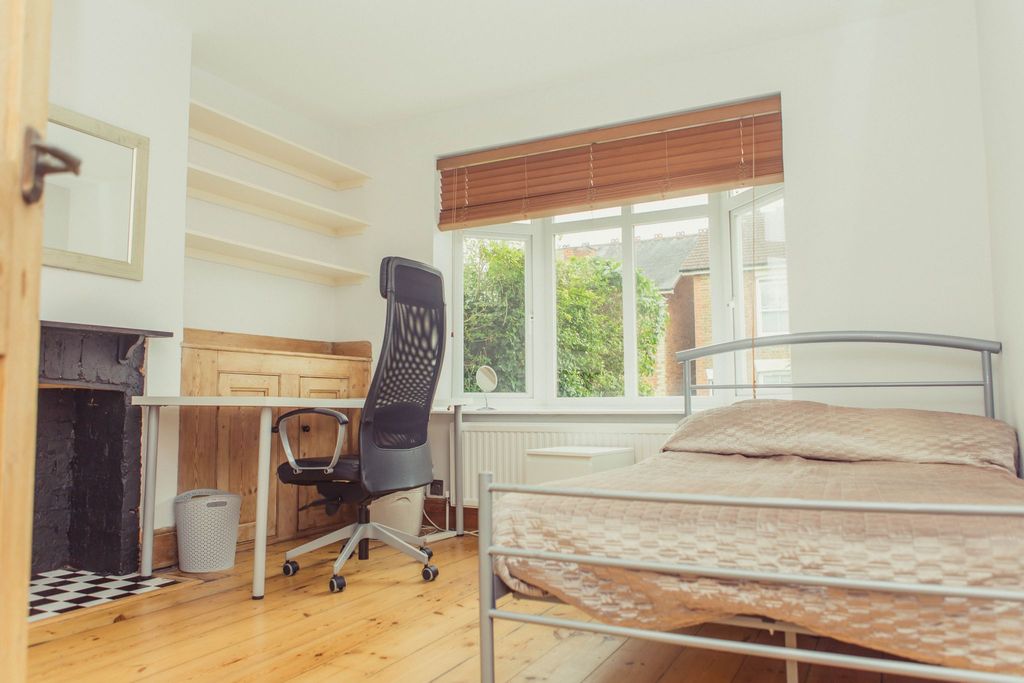 Property photo 2 of 9 1