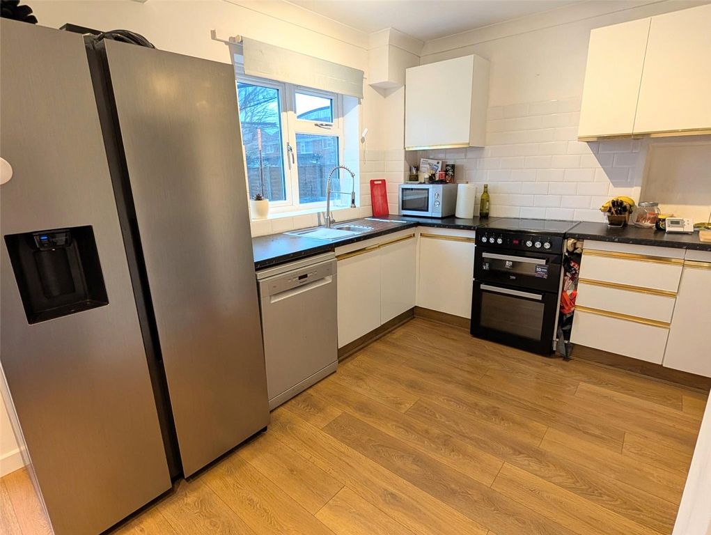 Property photo 3 of 17 Picture No. 23