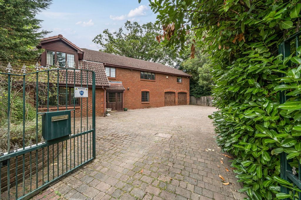 Property photo 1 of 25