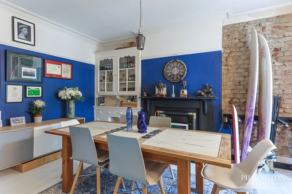 Property photo 3 of 16 5705453