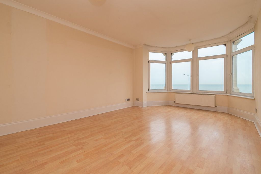 Property photo 3 of 13 Picture 3