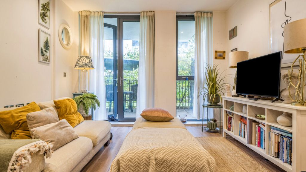 Property photo 3 of 16