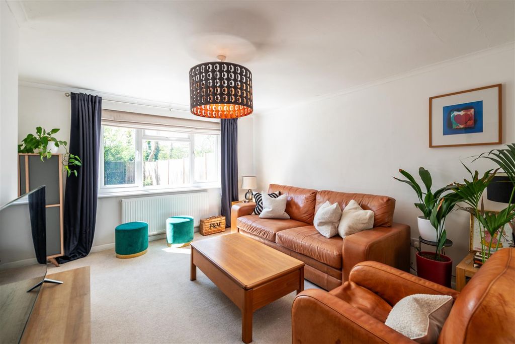 Property photo 2 of 26