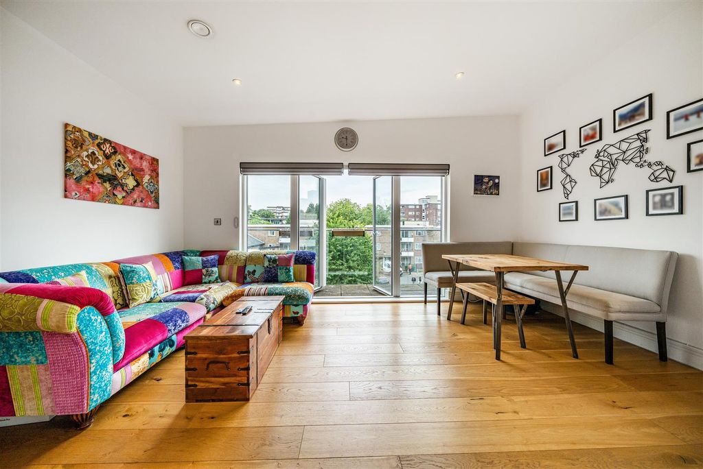Property photo 3 of 20 Eden Harper Clarence Walk
