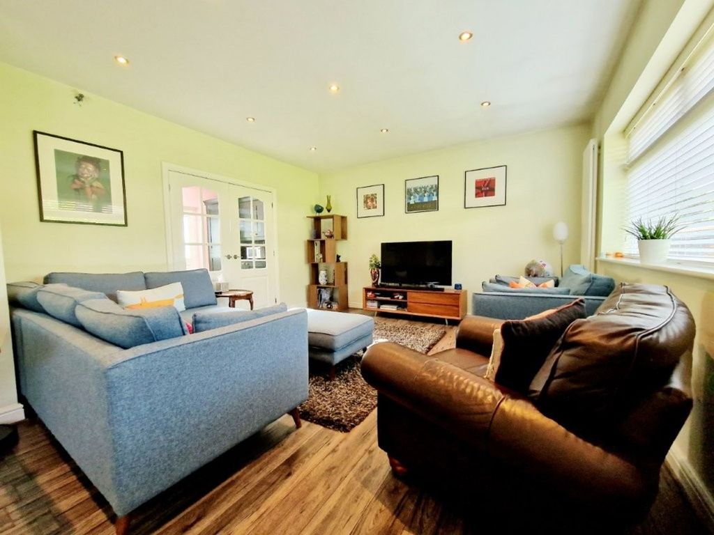 Property photo 2 of 33