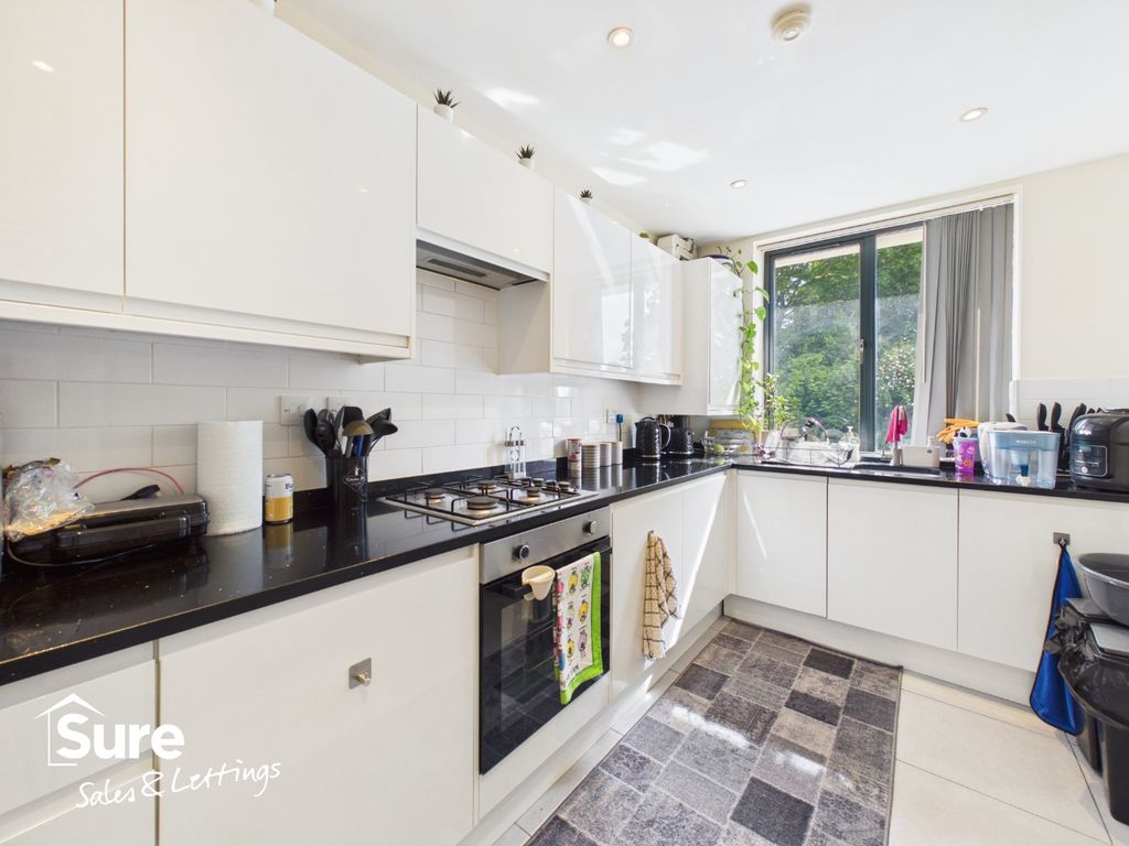 Property photo 2 of 31 5169325