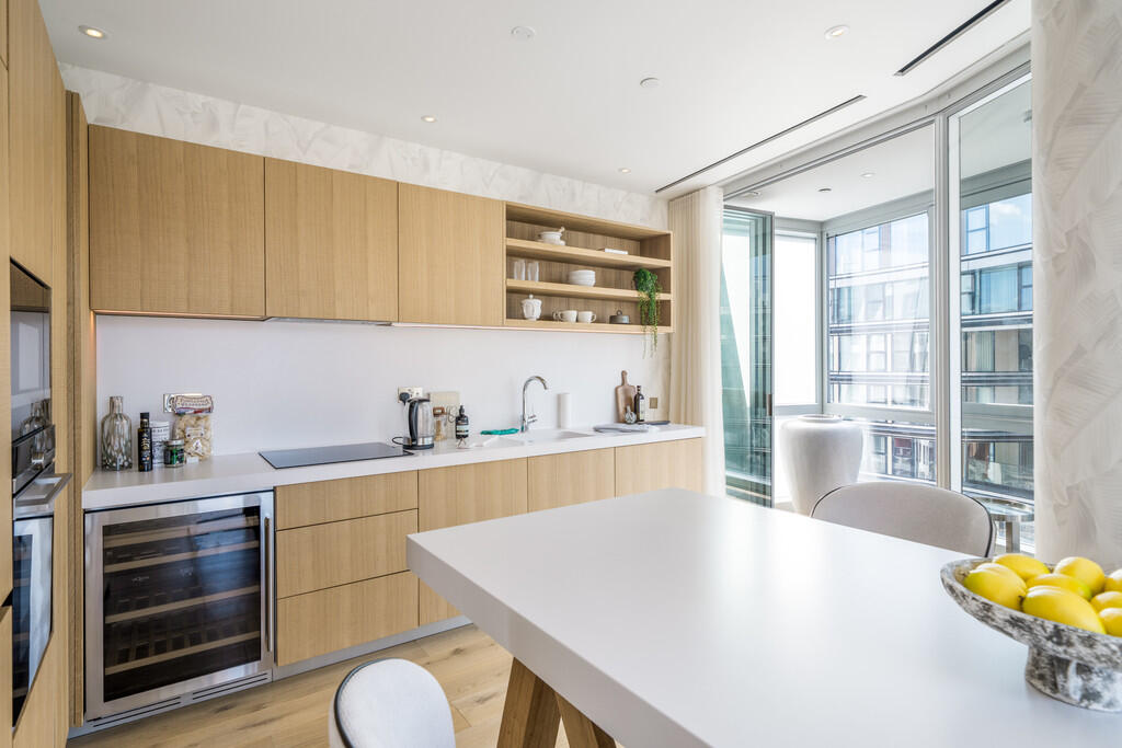 Property photo 2 of 34