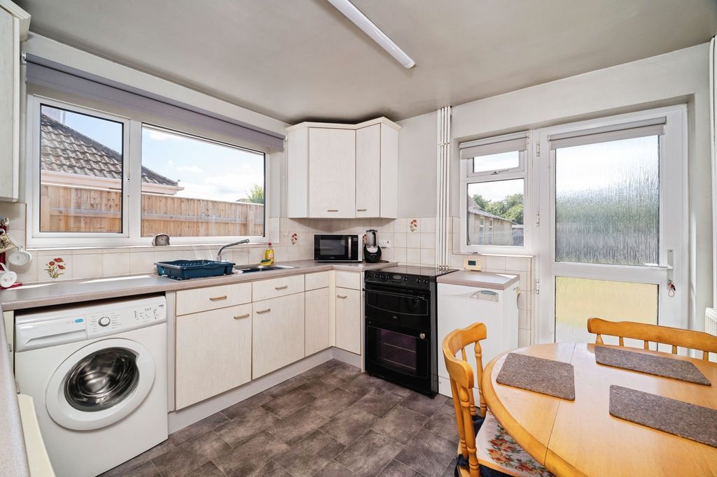 Property photo 3 of 15 Kitchen