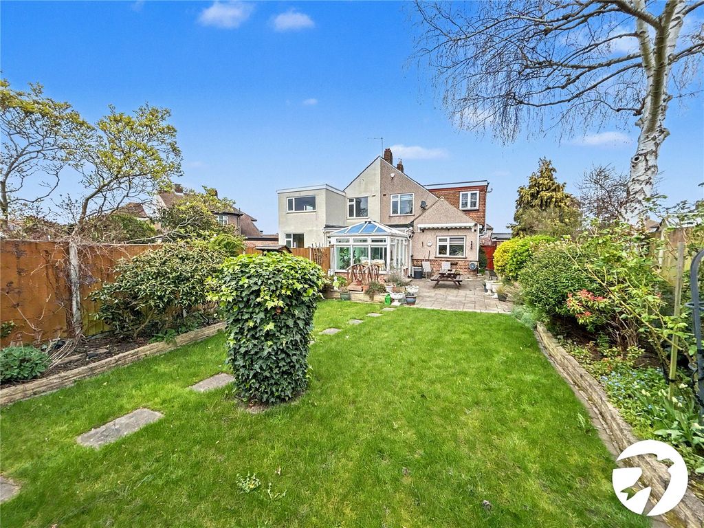 Property photo 1 of 42 Picture No. 06