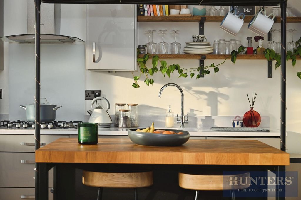 Property photo 2 of 20 Kitchen