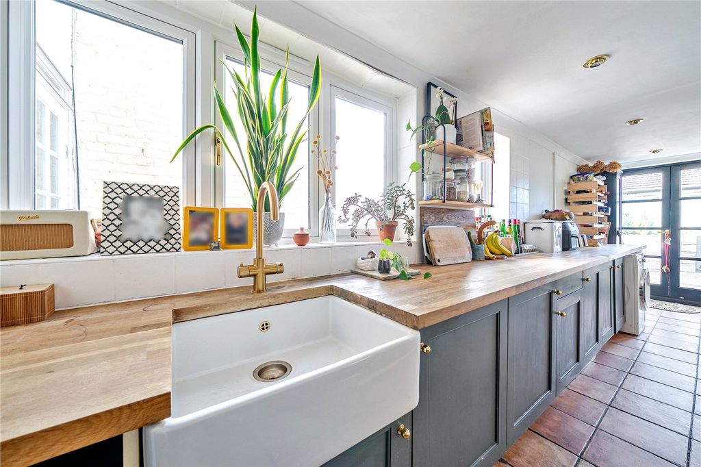 Property photo 2 of 15 Picture No. 14