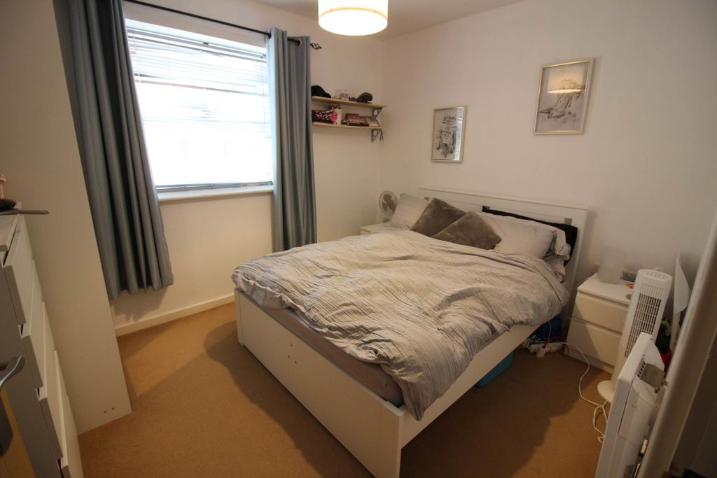 Property photo 3 of 6