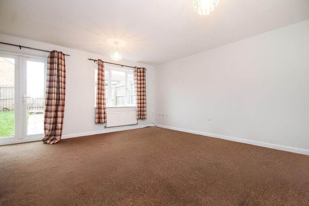 Property photo 3 of 9 Living Room