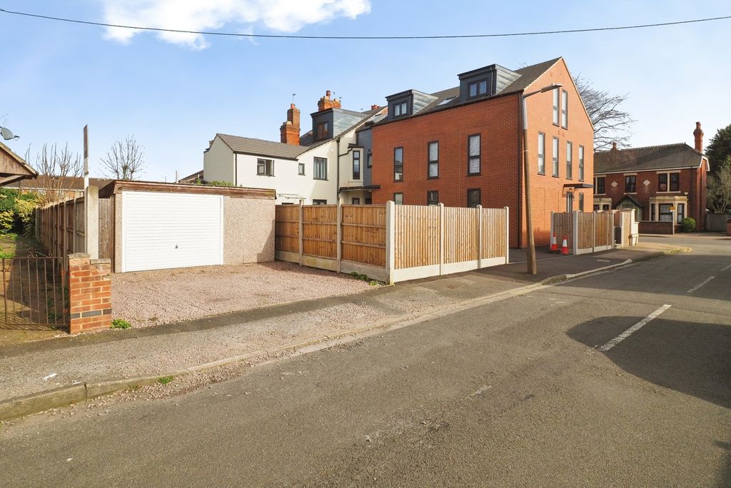 Property photo 2 of 27 Pbox-Img.Jpg